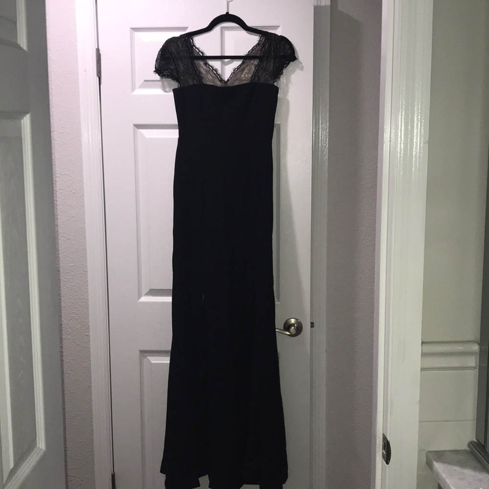 BCBGMAXAZRIA BLACK MAXI DRESS SIZE 4